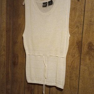 BRAND NEW!!! CROSSING POINTE MISSES  PULLOVER TOP. SIZE XLG.